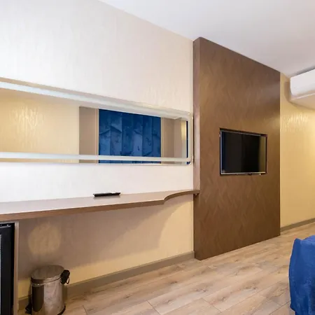 Отель The Port Guezelyali